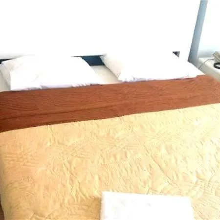 Corner Boutique 3*